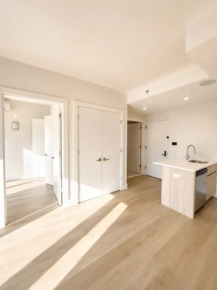 Residence 604 photograph