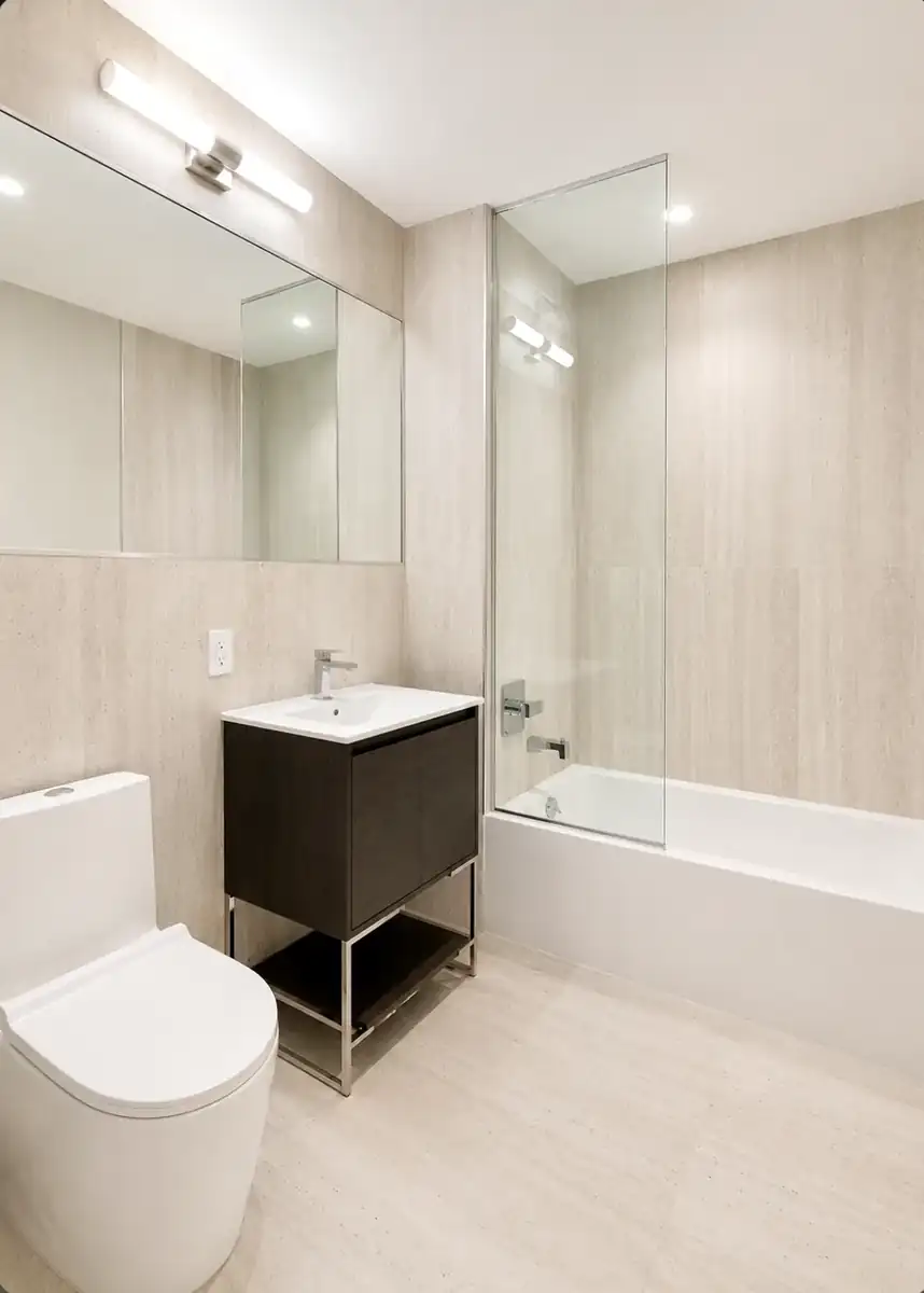 Penthouse 708 bathroom